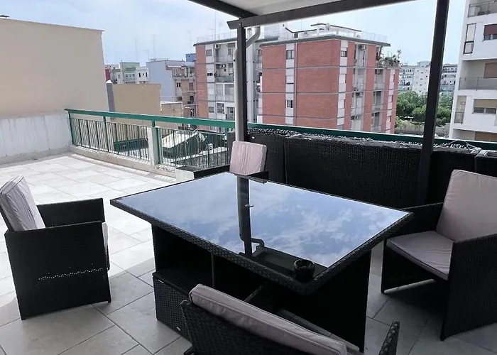 Ideal House 公寓 *